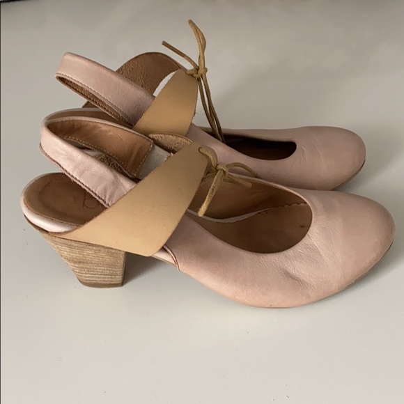 Bueno Sandals - Picture 2 of 6